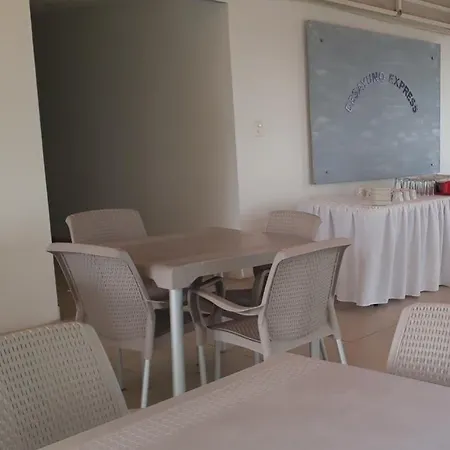 Hotel Mintaka + Lounge 3*